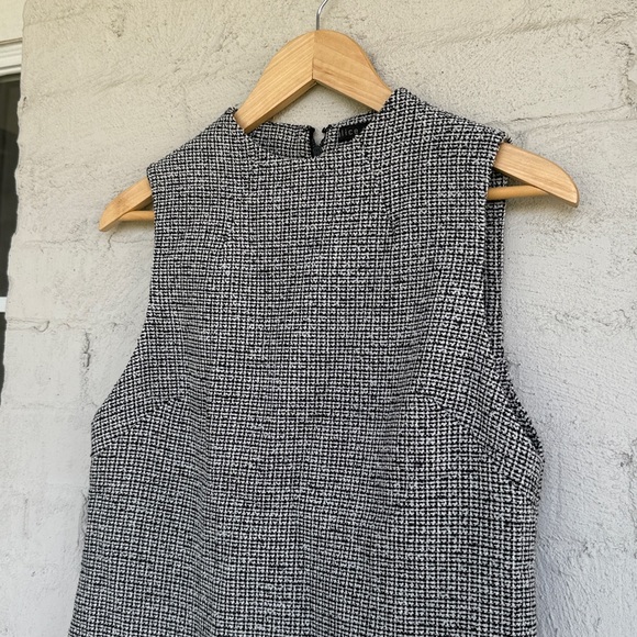 Alice + Olivia Employed Coley Black/White Tweed Sleeveless A-Line Mini Dress (6) - Picture 4 of 14